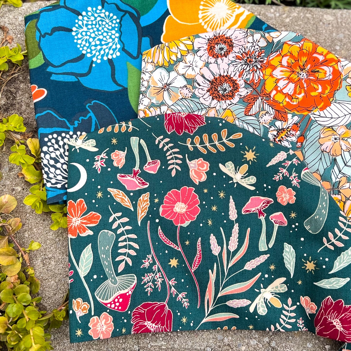 Giant Peonies on Navy | Metallic | Pixie