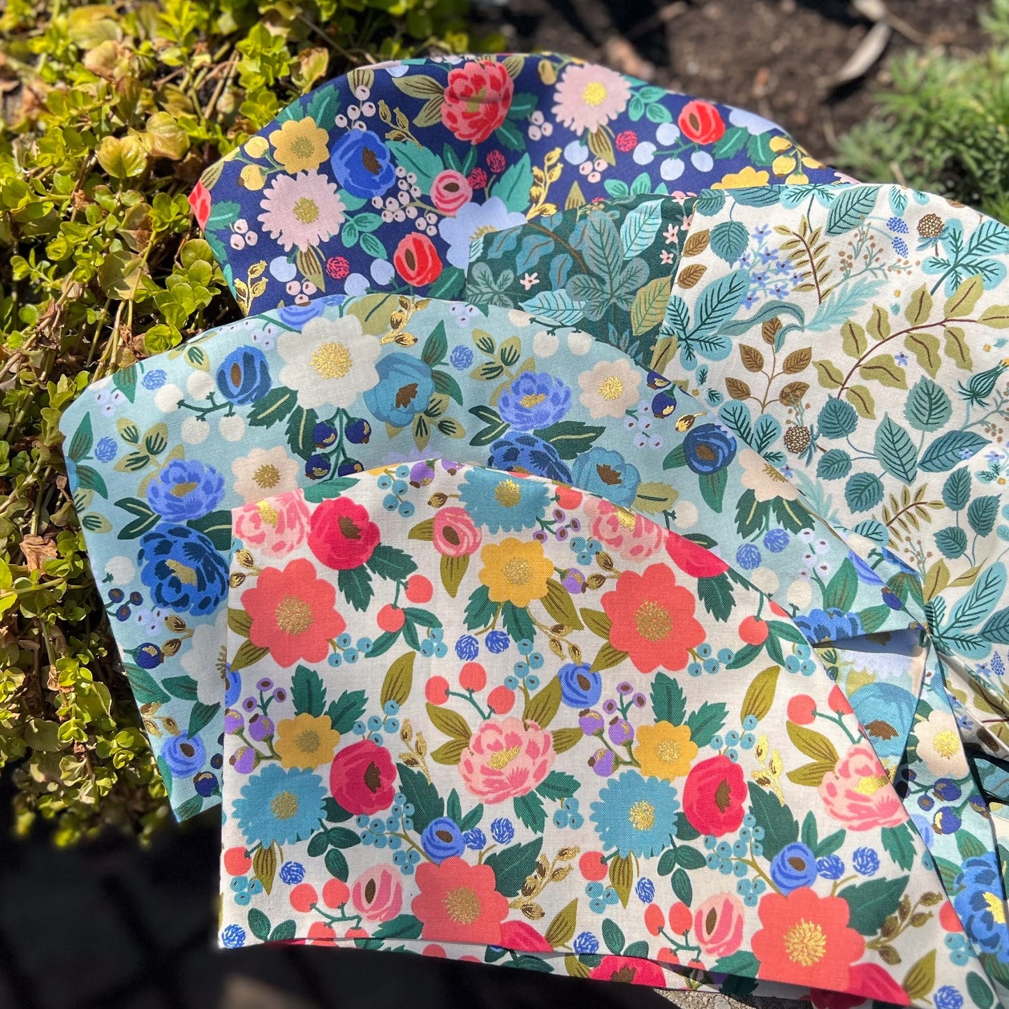 Vintage Blossoms on Mint | Metallic Gold | Pixie