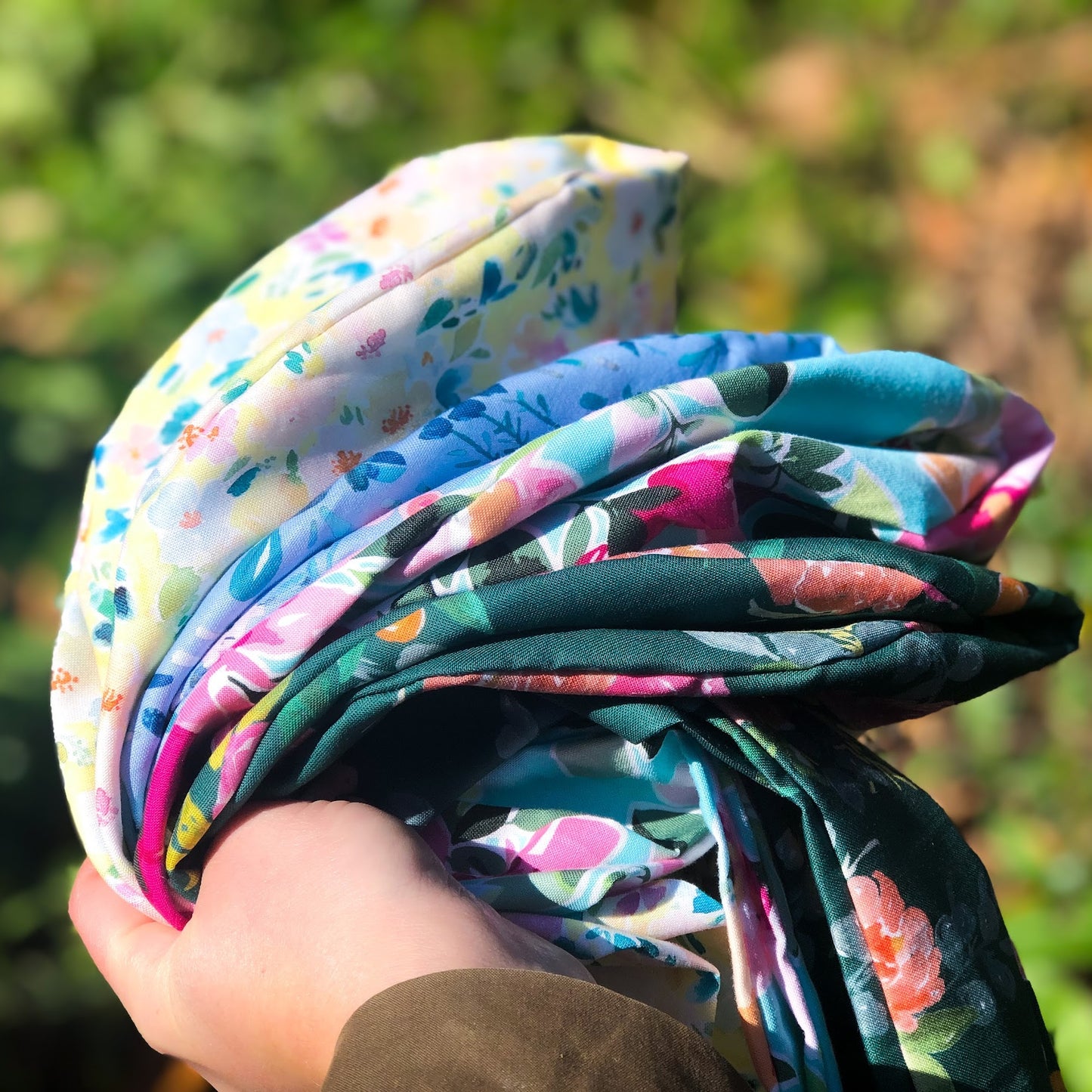 Watercolour Flowers on Yellow | Pixie